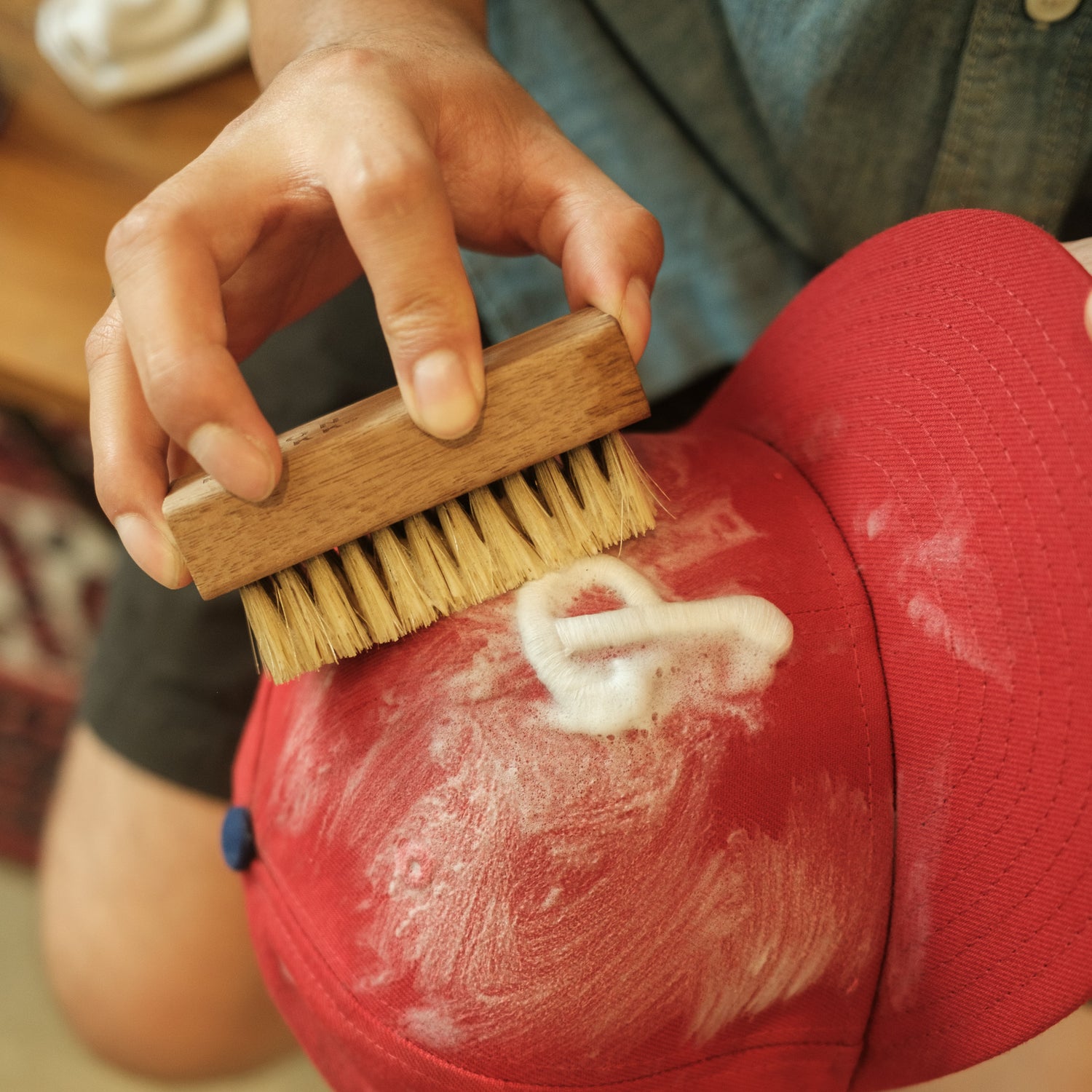 SCRUBBING A NEW ERA PHILLIES HAT WITH A JASON MARKK HAT CARE KIT